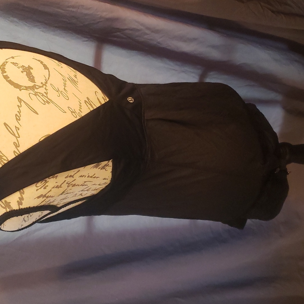 Lululemon black tank top drawstring bottom